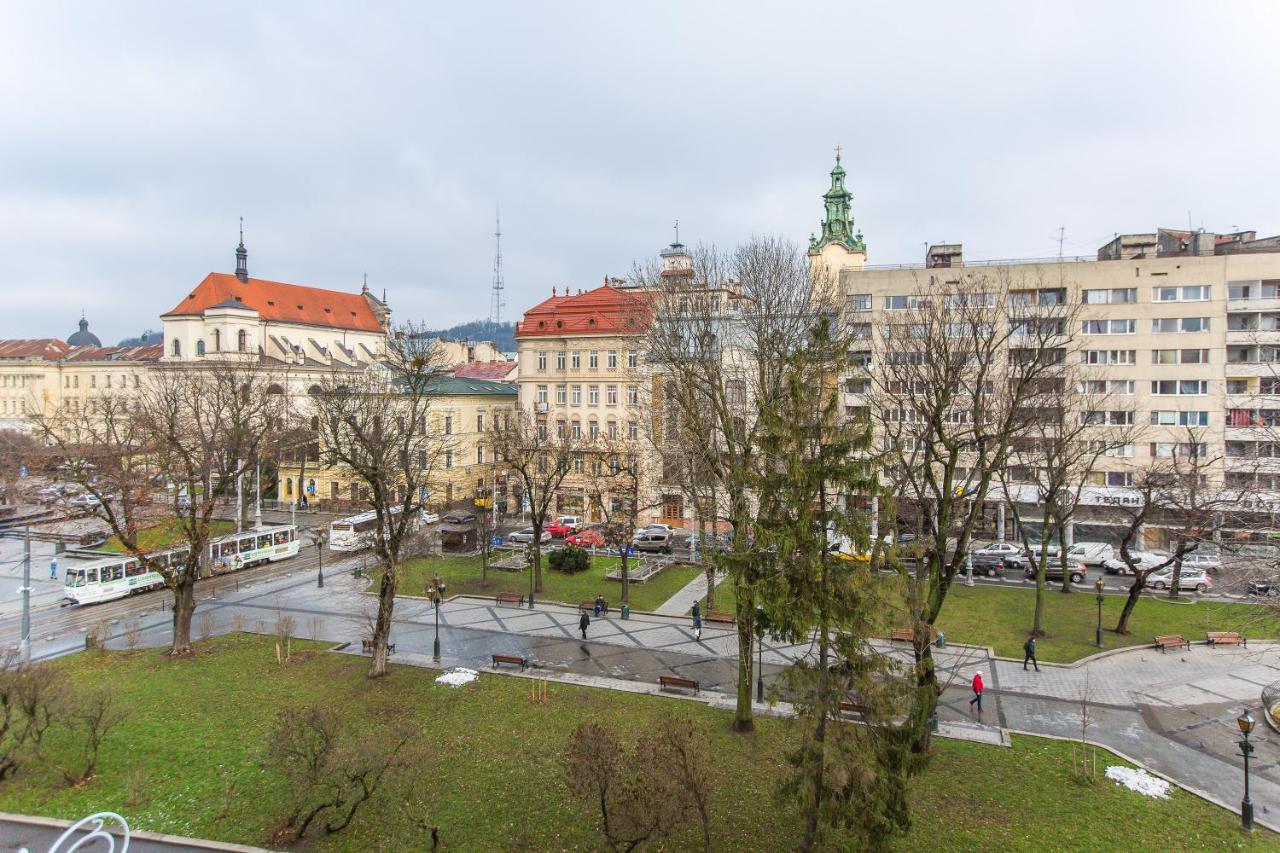Біля Вокзалу Квартира Подобово По Вулиці Коротка 11 Сучасна Після Ремонту Lviv Luaran gambar