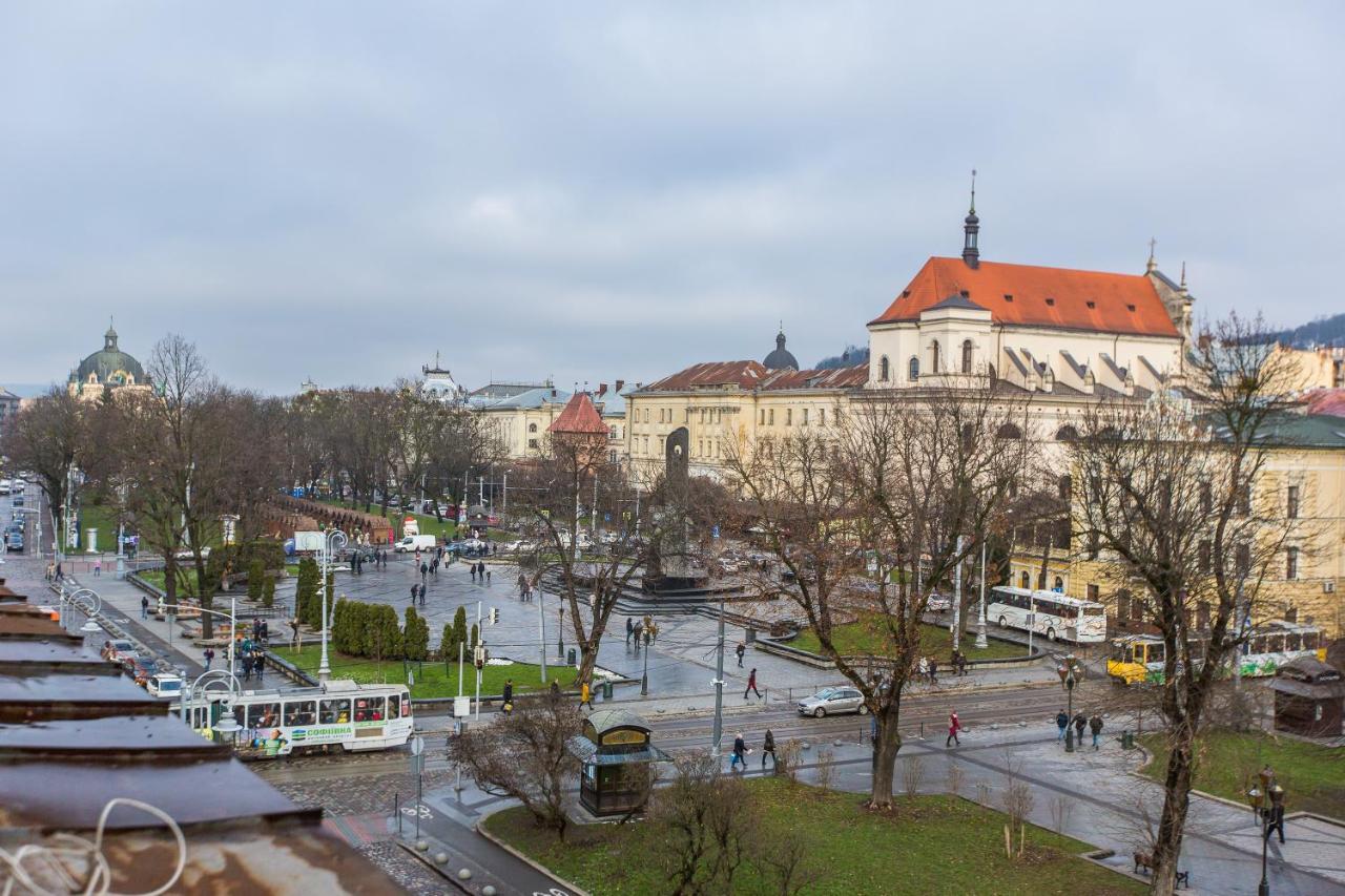 Біля Вокзалу Квартира Подобово По Вулиці Коротка 11 Сучасна Після Ремонту Apartment Lviv Luaran gambar